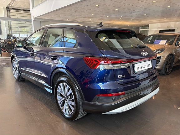 Audi Q4 e-tron 3 of 5
