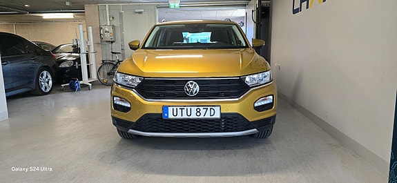 Volkswagen T-Roc 2 of 5