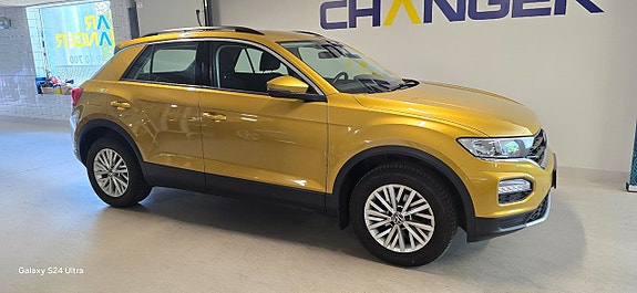 Volkswagen T-Roc 3 of 5