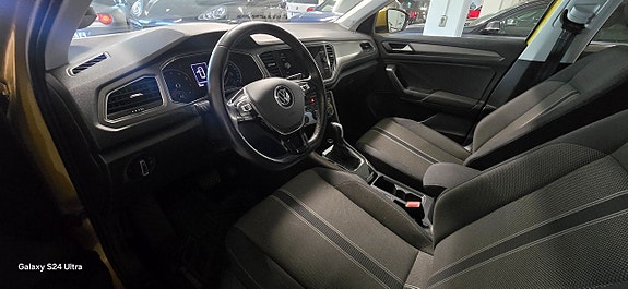 Volkswagen T-Roc 7 of 9
