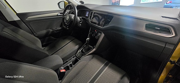Volkswagen T-Roc 5 of 5