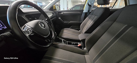 Volkswagen T-Roc 9 of 9