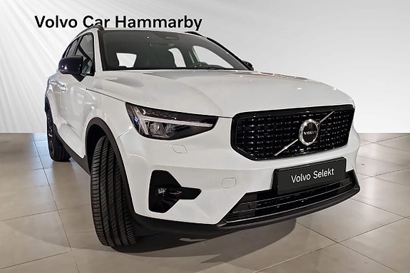 Volvo XC40 6 of 16