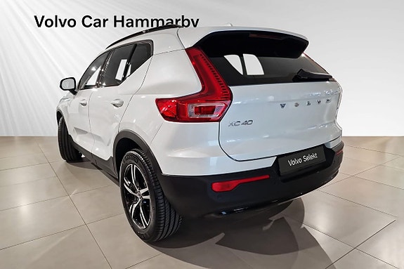 Volvo XC40 4 of 16