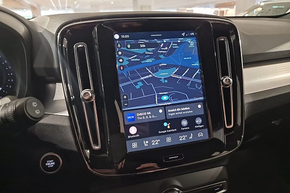 Volvo XC40 15 of 16