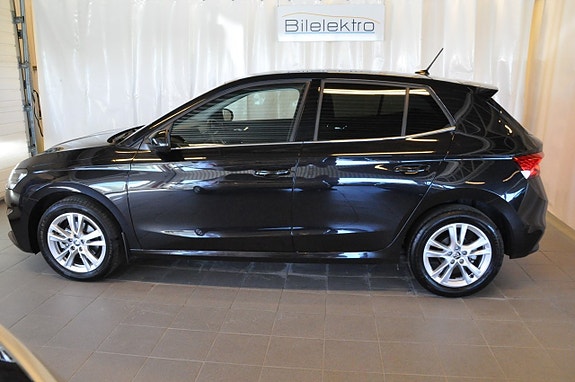 Skoda Fabia 2 of 5
