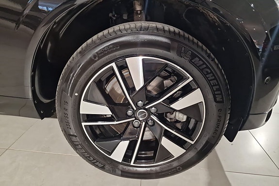 Volvo XC60 12 of 18