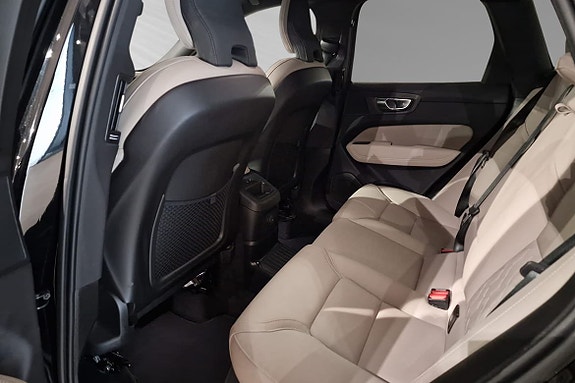Volvo XC60 8 of 18