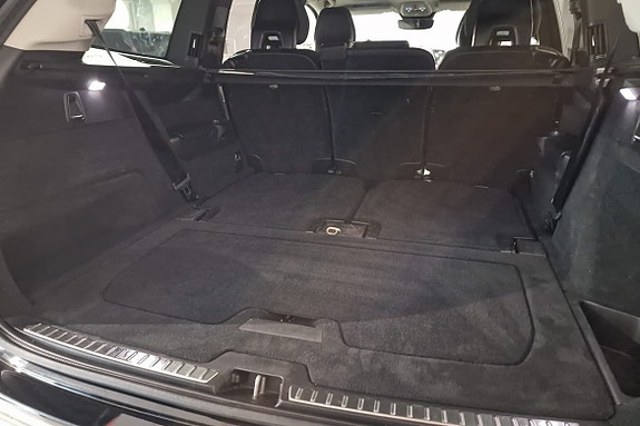 Volvo XC90 13 of 20