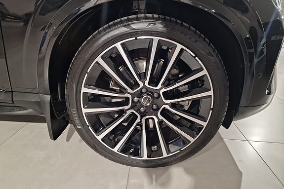 Volvo XC90 12 of 20