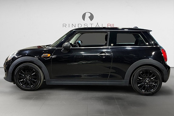 MINI Cooper 4 of 5