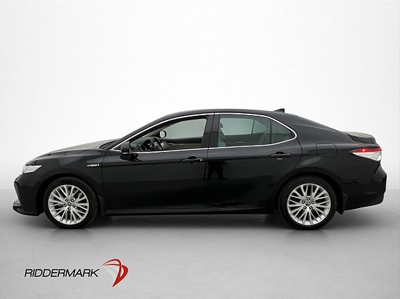 Toyota Camry 4 of 5