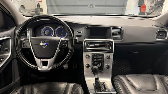 Volvo V60 10 of 14