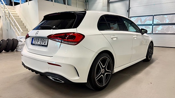 Mercedes-Benz A180 3 of 5