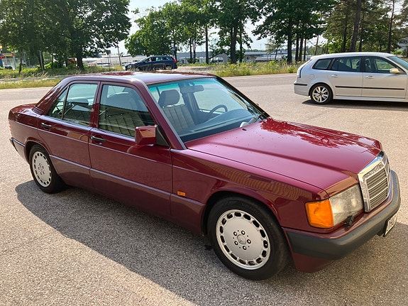 Mercedes-Benz 190 E 5 of 5