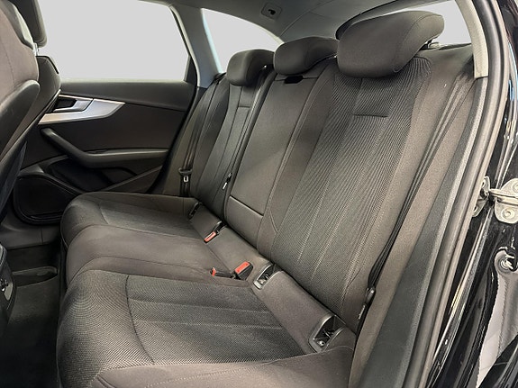 Audi A4 11 of 24