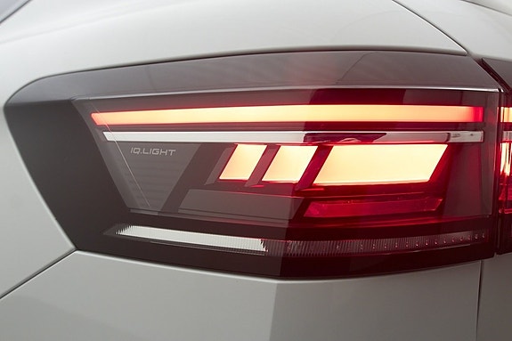 Volkswagen Passat 15 of 17