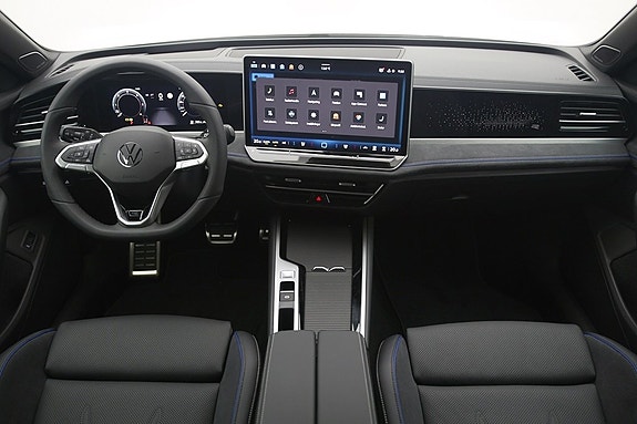 Volkswagen Passat 13 of 17