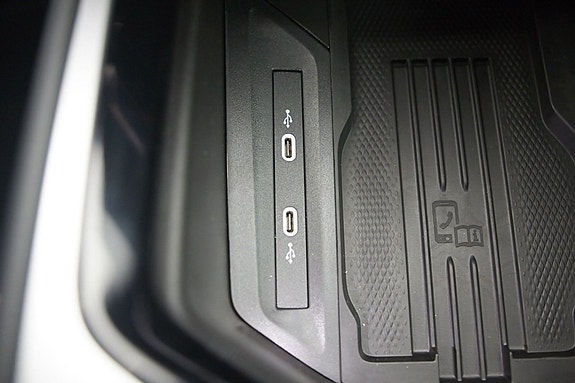 Volkswagen Passat 10 of 17