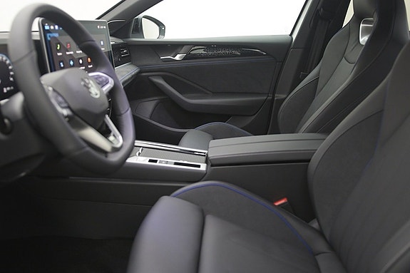 Volkswagen Passat 11 of 17