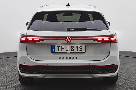 Volkswagen Passat 5 of 5