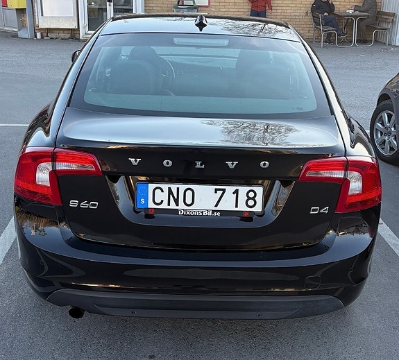 Volvo S60 2 of 3