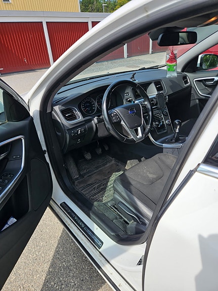 Volvo S60 5 of 5