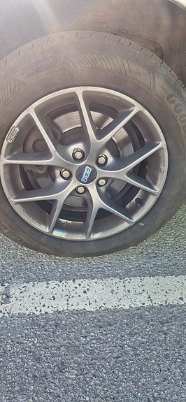 Volvo S60 2 of 5