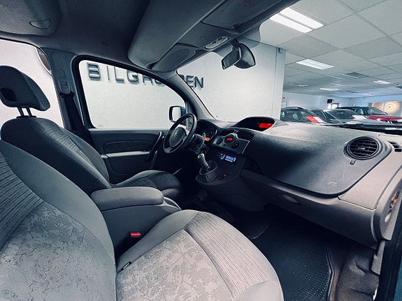 Renault Kangoo Express 14 of 21