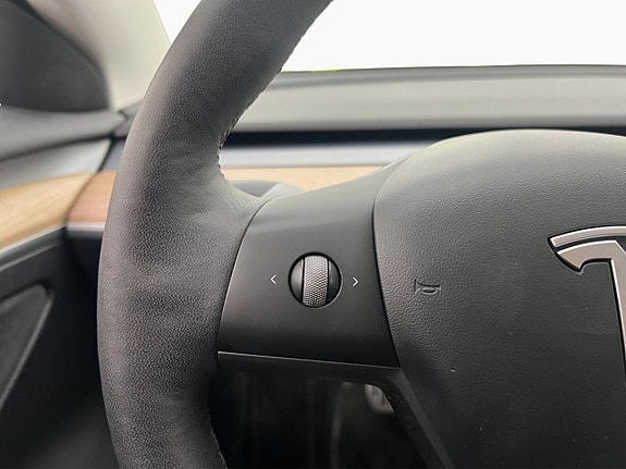 Tesla Model 3 19 of 30