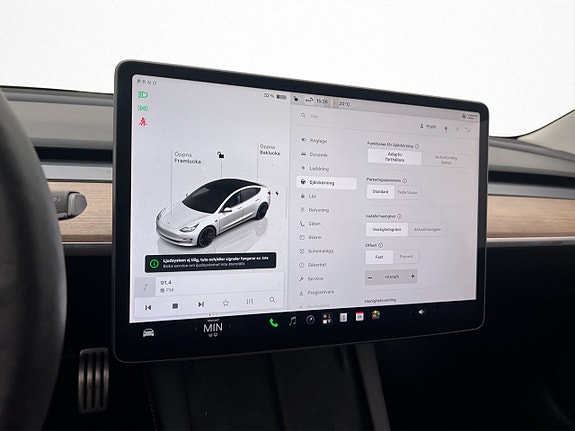 Tesla Model 3 24 of 30