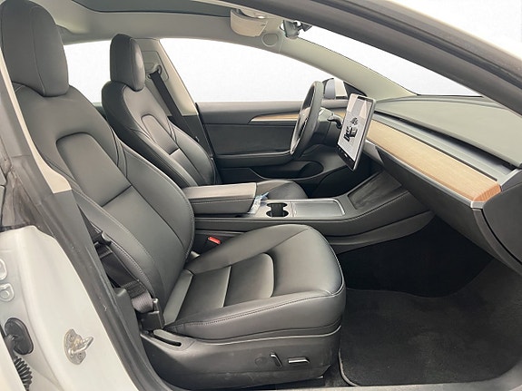 Tesla Model 3 12 of 30