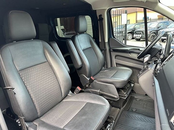 Ford Transit Custom 18 of 20