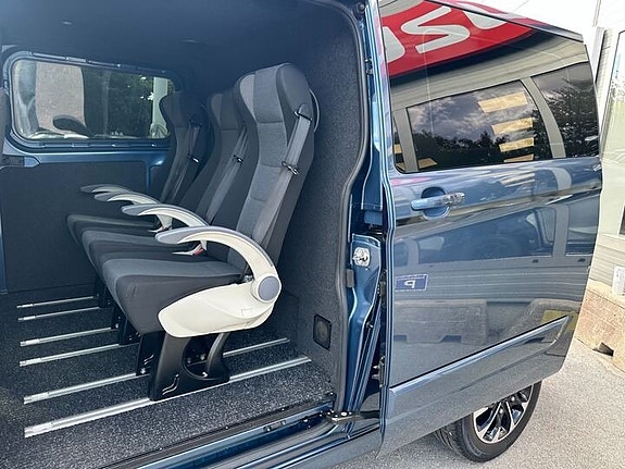 Ford Transit Custom 10 of 20