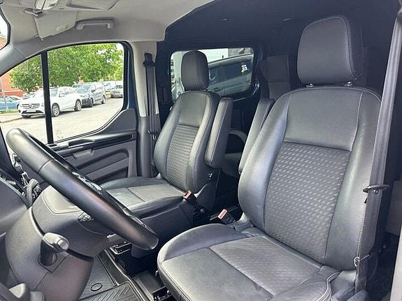 Ford Transit Custom 16 of 20