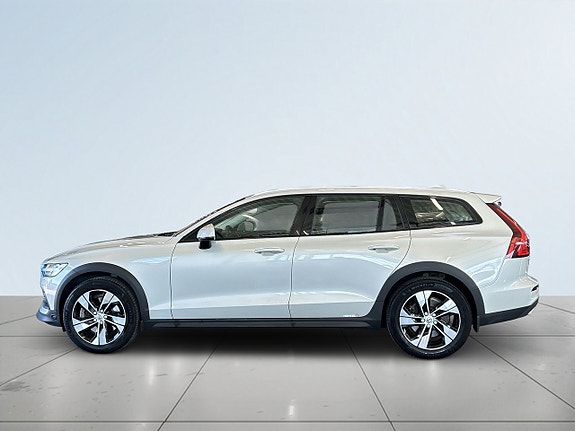 Volvo V60 Cross Country 4 of 5