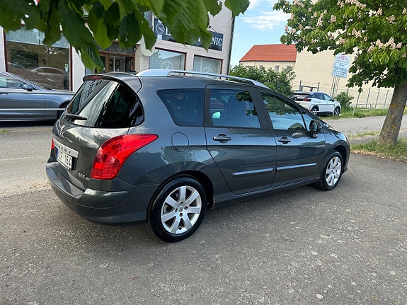Peugeot 308 SW 3 of 5