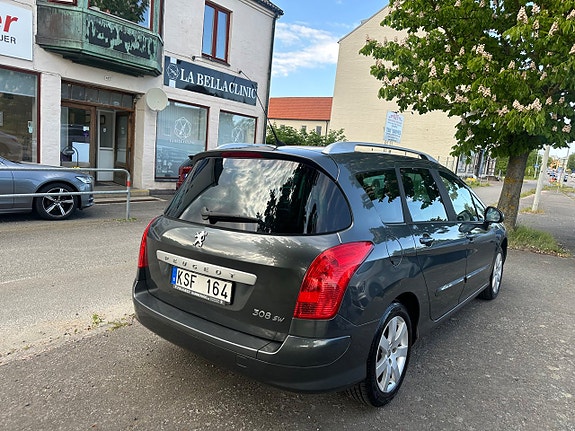 Peugeot 308 SW 4 of 5