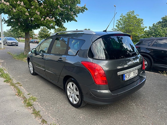 Peugeot 308 SW 12 of 12