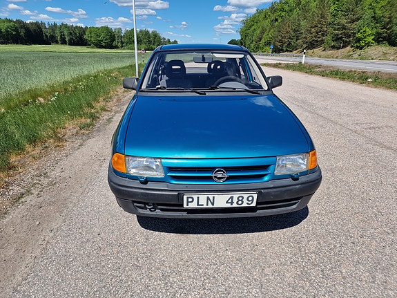 Opel Astra 3 of 5
