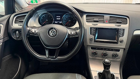 Volkswagen Golf VII 11 of 18