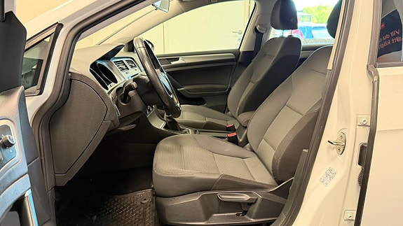 Volkswagen Golf VII 12 of 18