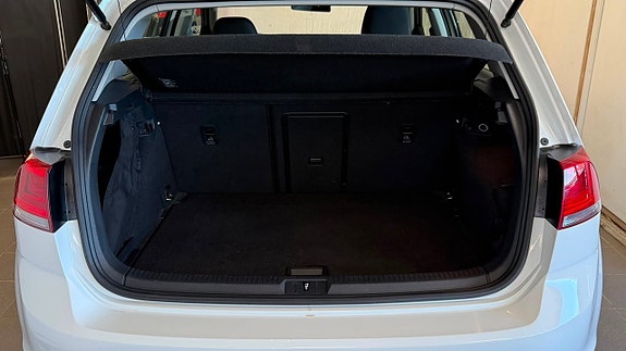 Volkswagen Golf VII 18 of 18