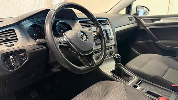 Volkswagen Golf VII 10 of 18
