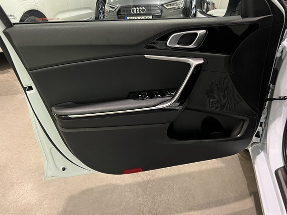 Kia Ceed 8 of 25