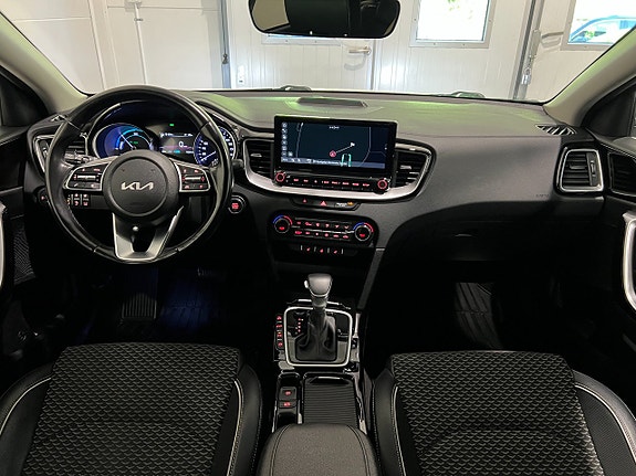 Kia Ceed 15 of 25