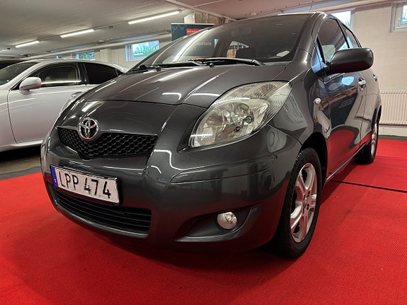 Toyota Yaris 3 of 22