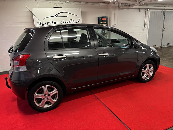 Toyota Yaris 9 of 22