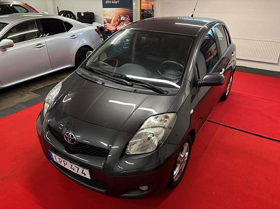 Toyota Yaris 4 of 22