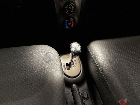 Toyota Yaris 13 of 22